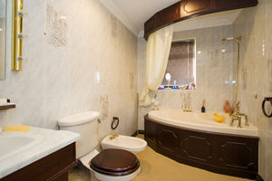 Photo 13- click for photo gallery